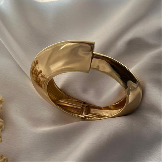 Bold Hinged Bracelet